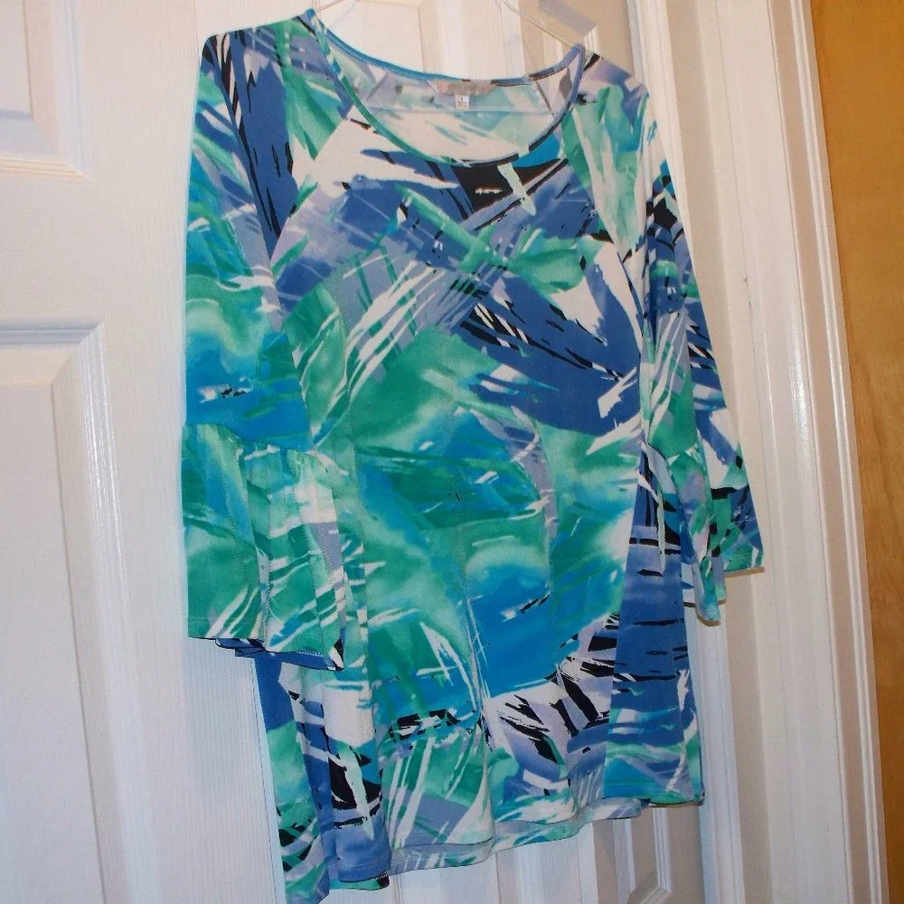 Pretty Tunic - Picture 1 of 4
